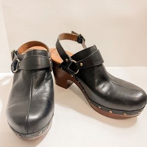 Kork-Ease Black Closed Toe Clogs